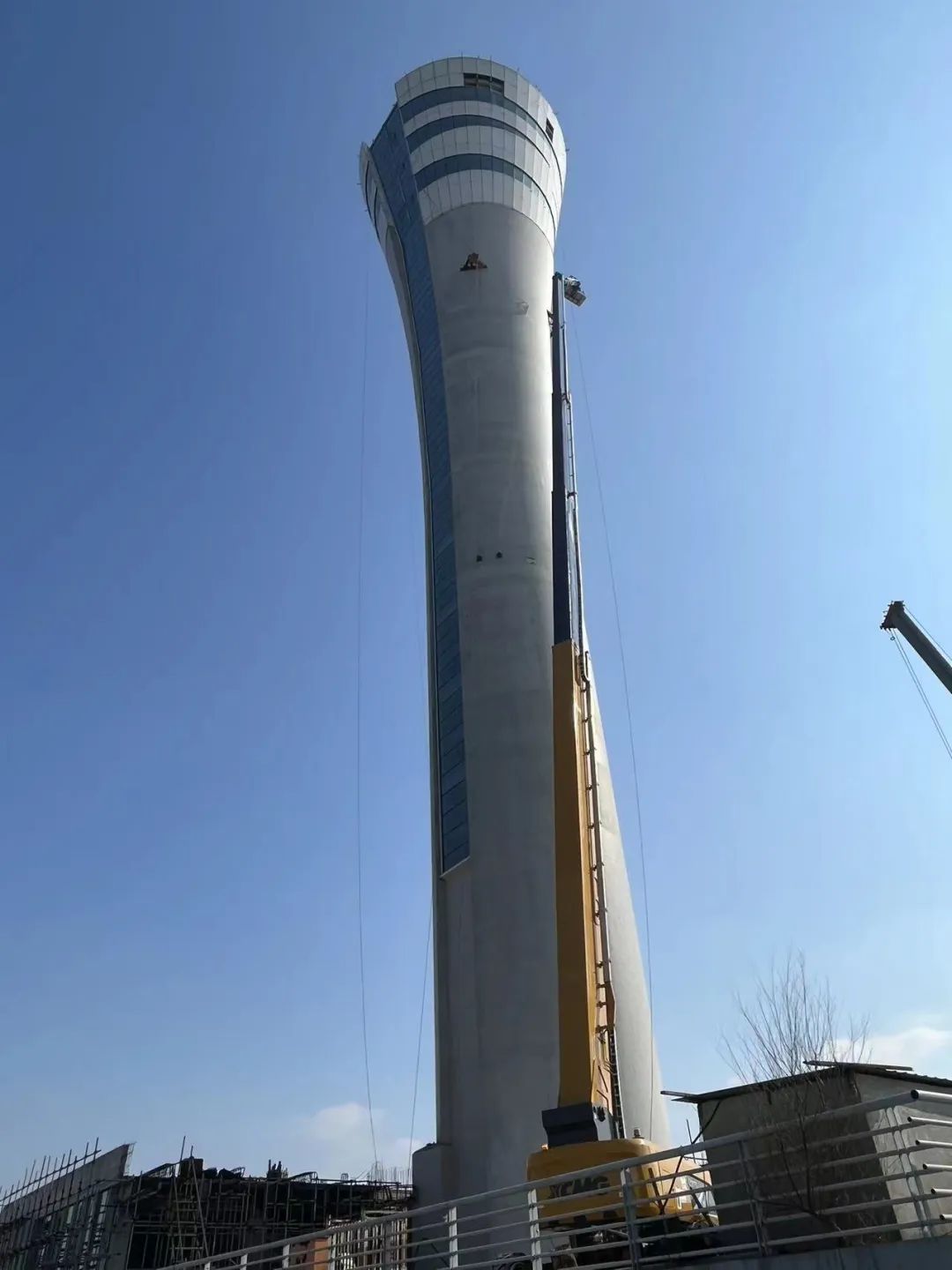 大显技巧！304am永利集团直臂式高空作业平台XGS70K魔都首秀！