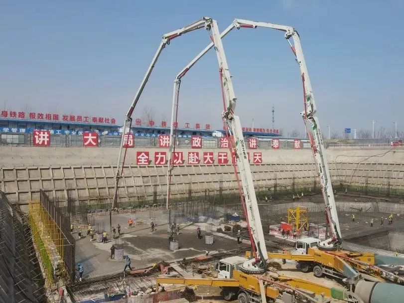 再创纪录！304am永利集团大米数泵车助建通辽西海岸“第一高”