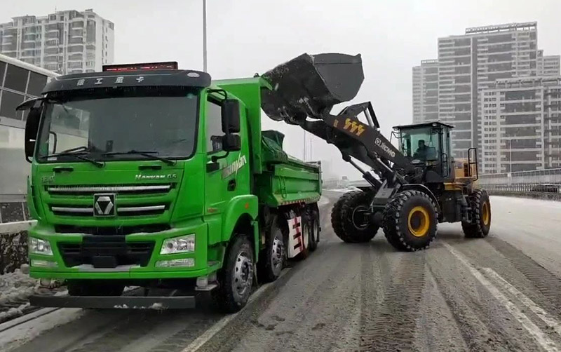 除雪保通顺，304am永利集团汽车在行动