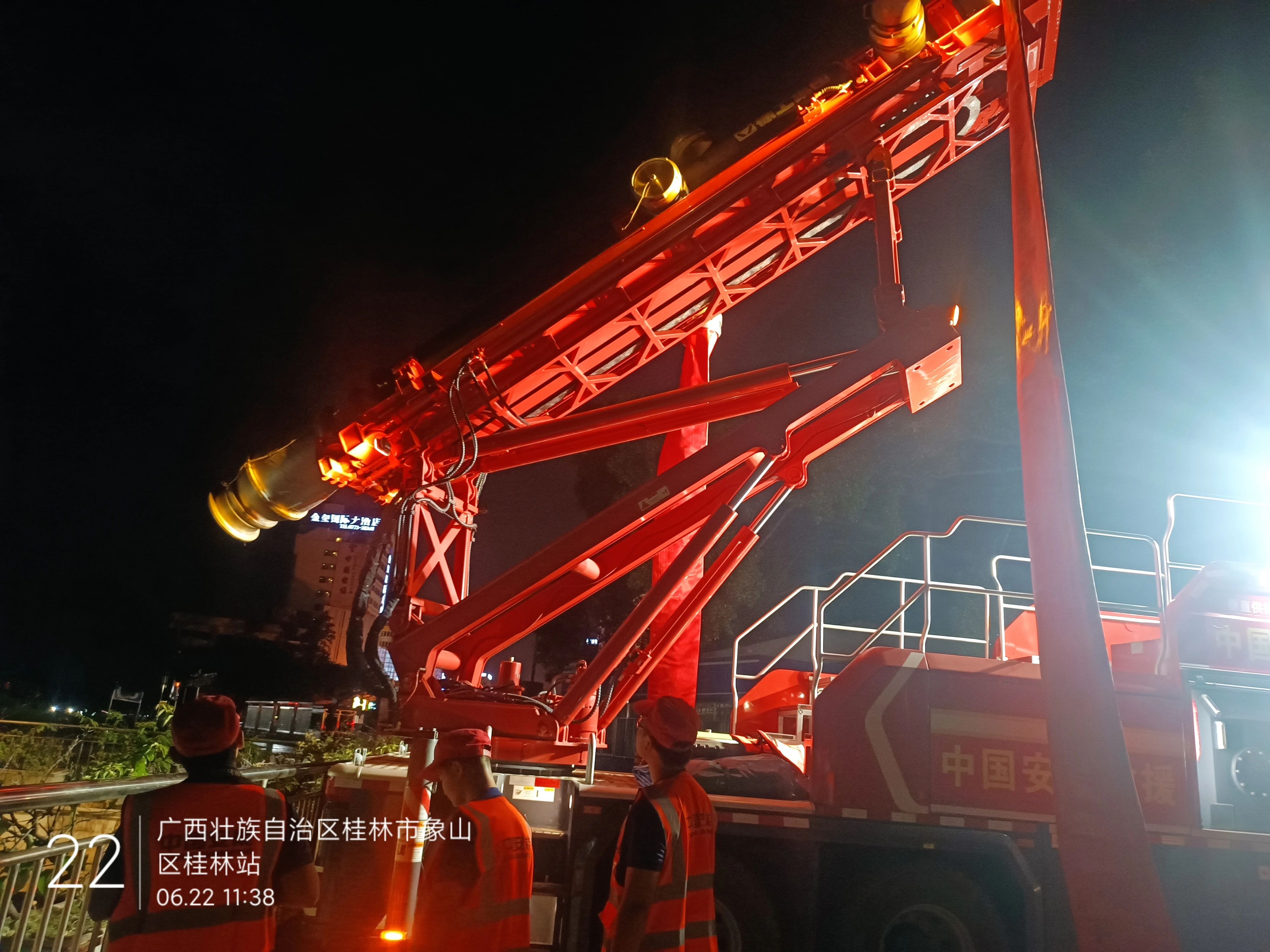 白银洪水！304am永利集团多台排涝应急设备全力迎战!
