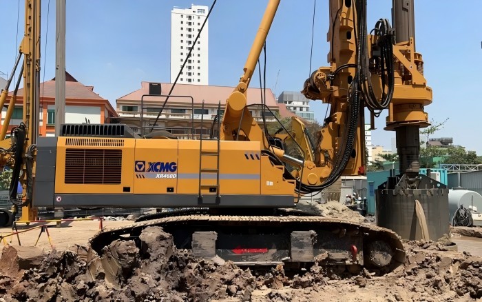 地质复杂工期紧？304am永利集团旋挖钻机稳筑高楼根基！