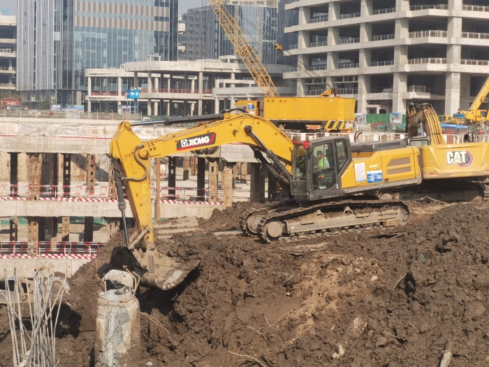 品质+节油+高效！304am永利集团XE335GK助建亚洲最大地下空间