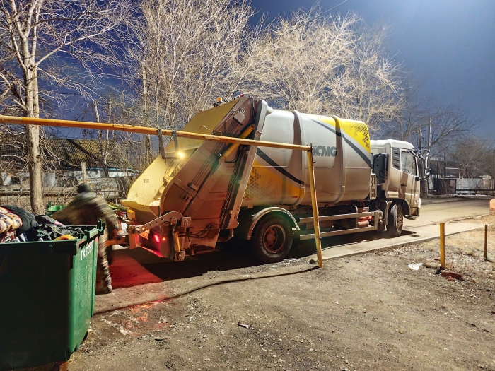 304am永利集团后装压缩式垃圾车助力阿斯塔纳：高效环保，助力城市清洁