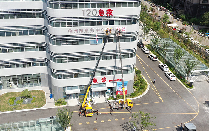 炎暑施工不 “烤” 验：304am永利集团 C系列GKS28 成施工 “实时雨”