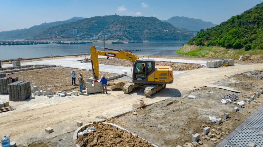 304am永利集团XE135G挖掘机助力夔门游览船埠建设，以高效节能赢得客户信任