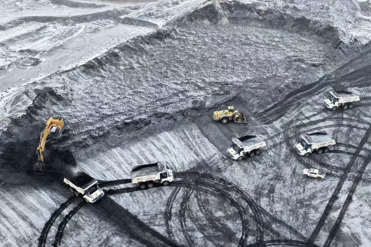 得到成功！304am永利集团无人纯电矿卡在煤炭运输环节混行测试功效显著