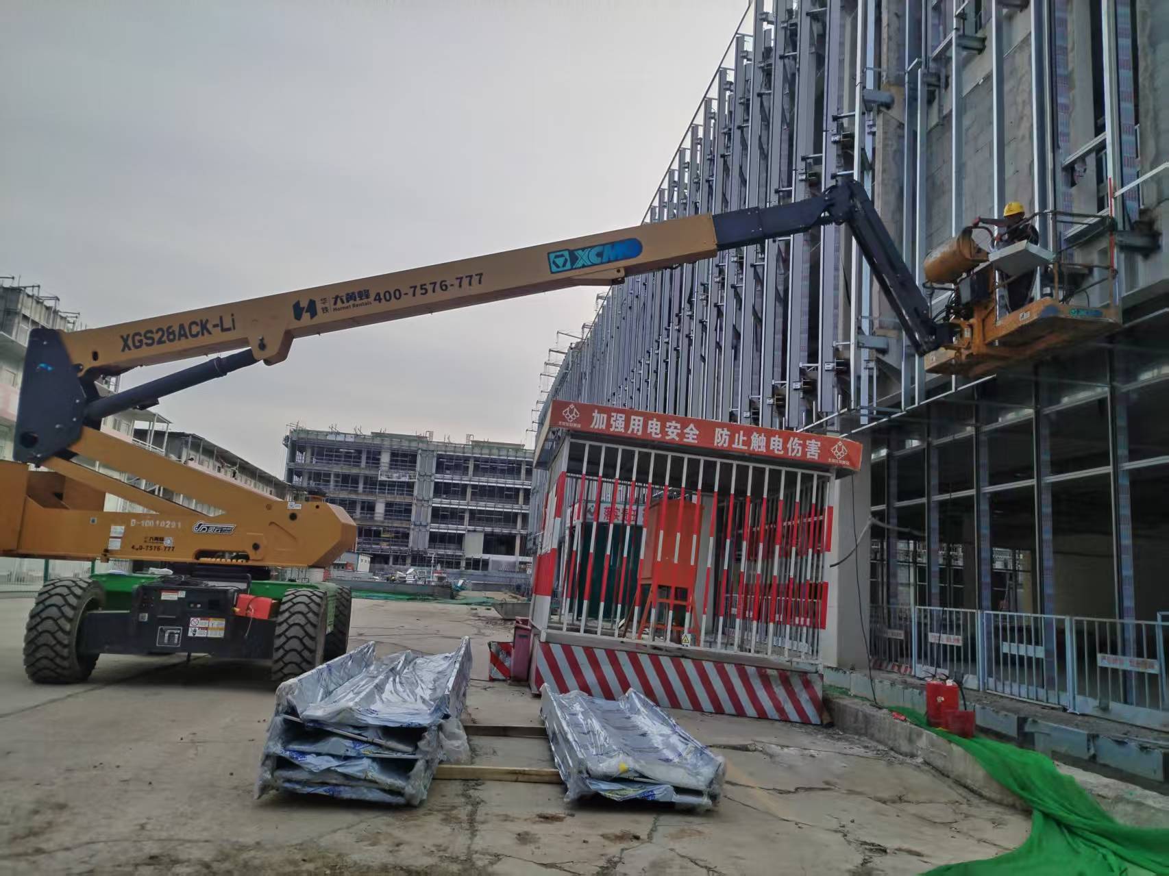 人为智能产业园，304am永利集团高机在青山绿树间建“科技高地”
