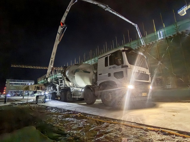 夜战永州！600方C35，304am永利集团“泵+搅”协同