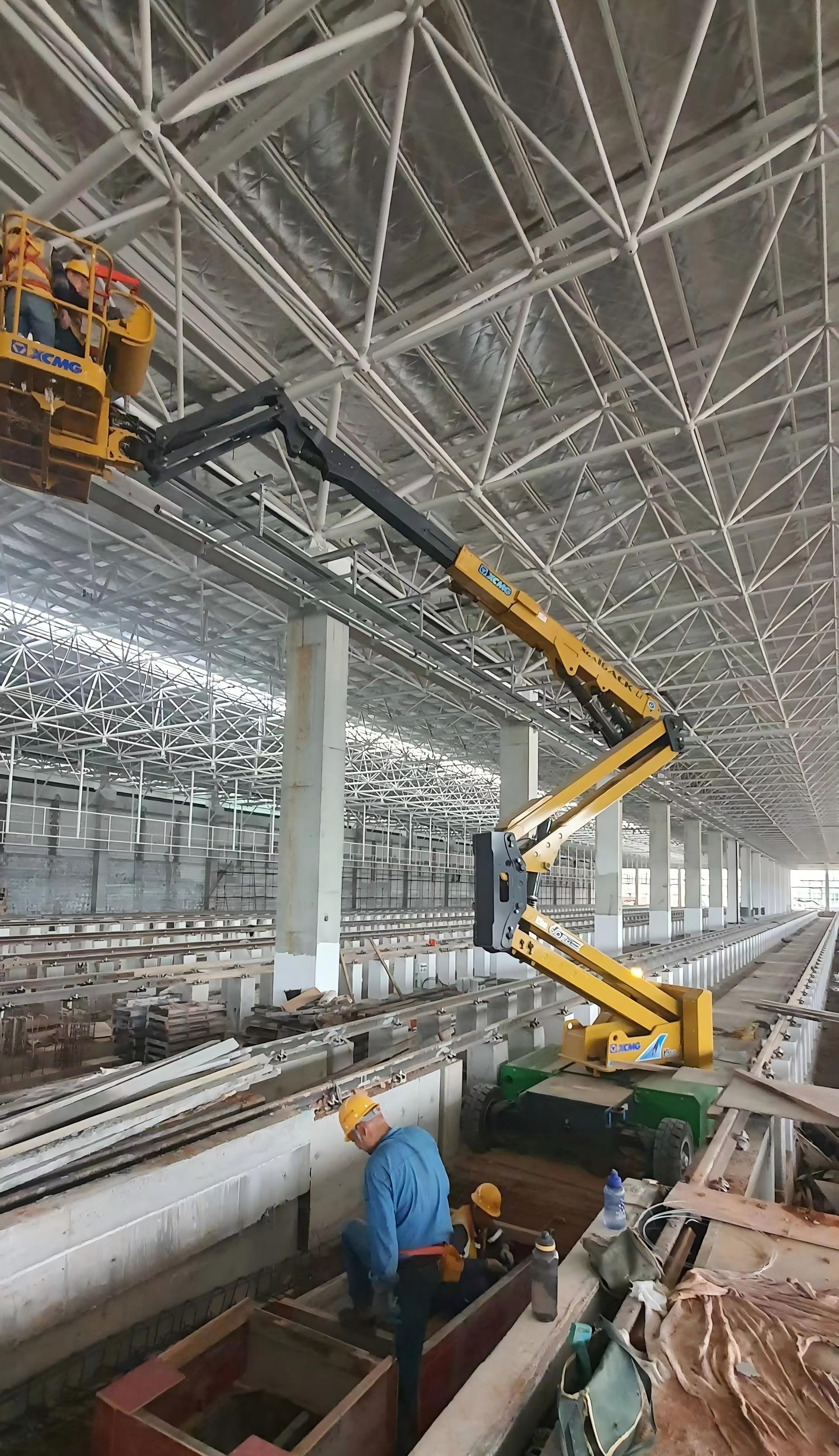 地铁封关施工，为什么选这款纯电曲臂高空车？